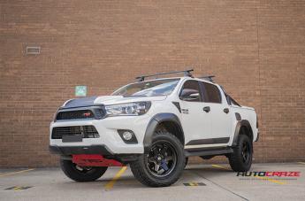 TOYOTA HILUX N80 4WD SHOK MATTE BLACK